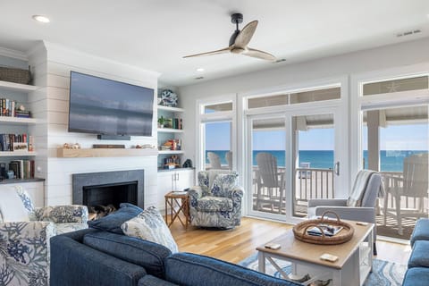 Welcome to Oasis By The Sea!