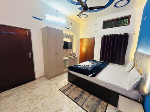 Deluxe Double Room | Memory foam beds, desk, laptop workspace, soundproofing