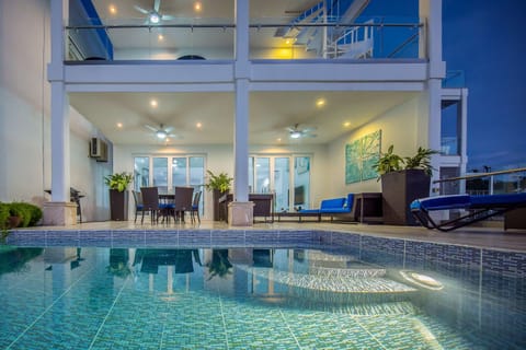 4 BR Grand Villa- Pool Area