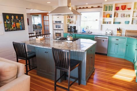 Kitchen with island