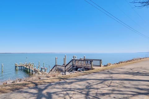 Colonial Beach Vacation Rental | 3BR | 2BA | 5 Steps to Enter | 1,450 Sq Ft