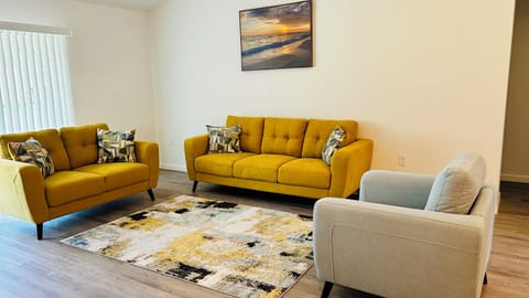 Open concept Loving room