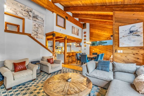 Living room: Second floor, gas fireplace, Smart TV, sectional seating, central heating, no A/C, deck access