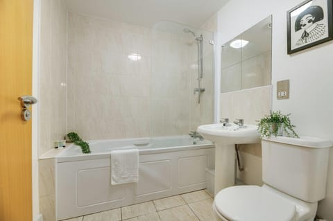 Comfort Apartment | Bathroom