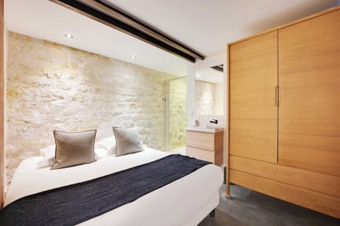 Apartment | 1 bedroom, bed sheets