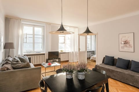 Comfort Apartment | 2 bedrooms, blackout drapes, iron/ironing board, free WiFi