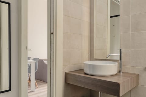 Studio, Balcony | Bathroom | Free toiletries, bidet