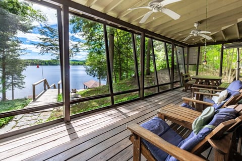 Spacious Screened in Porch