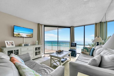 Welcome to Leeward 403 at Edgewater!