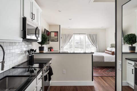 Studio Double | In-room safe, desk, laptop workspace, blackout drapes