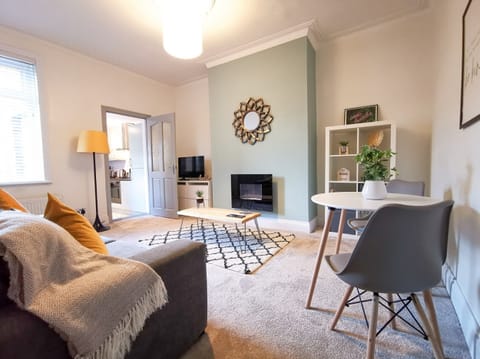 Comfort Apartment | Living area | Flat-screen TV