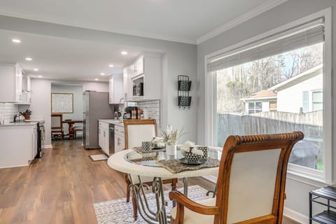 Breakfast Nook | 1st Floor