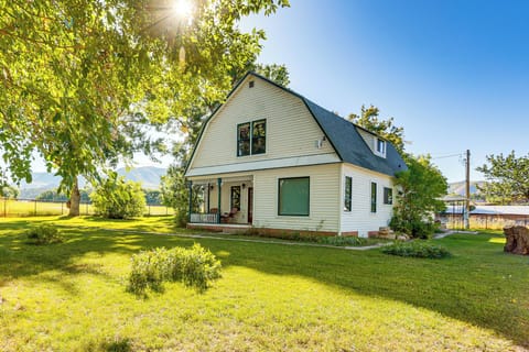 Mancos Vacation Rental | 4BR | 2BA | 2,358 Sq Ft | 2 Stairs Required