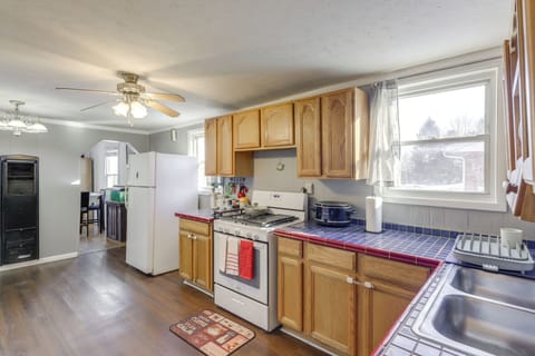 Kitchen | Dining Table | Blender | Toaster | Spices