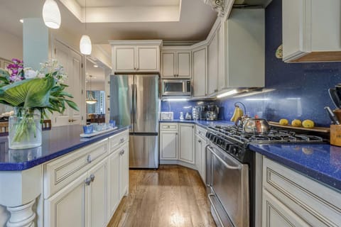 House, Multiple Beds, Patio, Garden View | Private kitchen | Coffee/tea maker