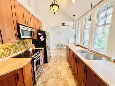 House, Multiple Beds, Patio, Garden View | Private kitchen | Coffee/tea maker