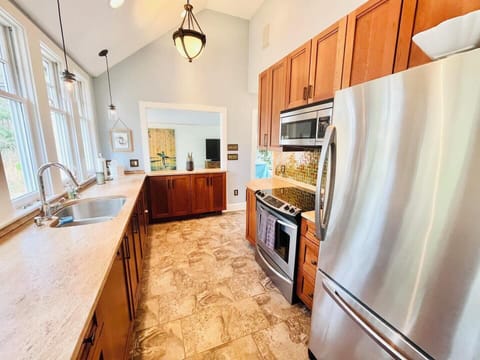 House, Multiple Beds, Patio, Garden View | Private kitchen | Coffee/tea maker
