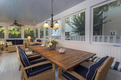 House, Multiple Beds, Kitchen, Garden View | Outdoor dining