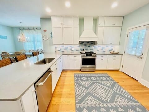 House, Multiple Beds, Fireplace, Garden View | Private kitchen | Coffee/tea maker