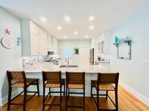 House, Multiple Beds, Fireplace, Garden View | Private kitchen | Coffee/tea maker