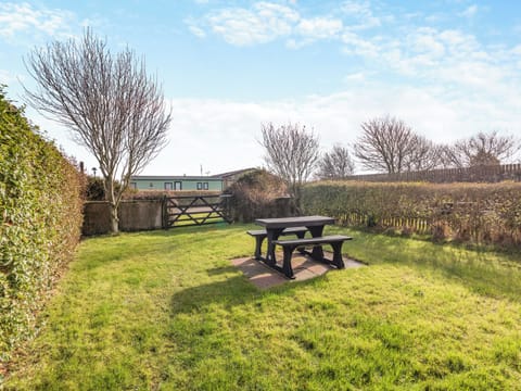 Outdoor | Engine House - Dickinson Place Holiday Cottages, Allonby