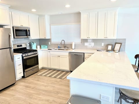 Huge kitchen with soft closing drawers/cabinets and kitchen gadgets galore.