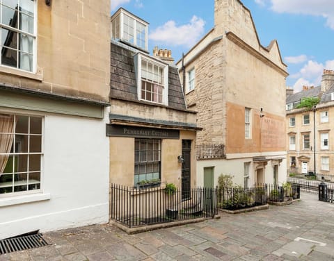 Luxury Cottage in the Heart of Bath House in Bath