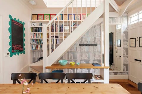 Staircase with bookshelf