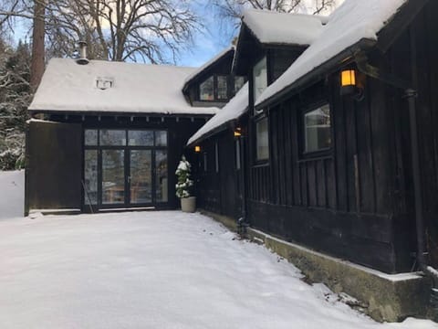 Wood, Winter, Snow, Cottage, Home, Roof, House, Black, Freezing, Door