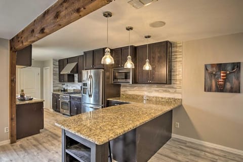 House, 5 Bedrooms | Private kitchen | Fridge, oven, coffee/tea maker, toaster