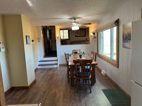 Dining area. Seating for 6.