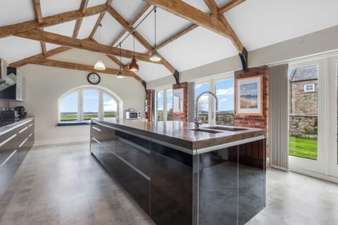 Cottage | Private kitchen | Coffee/tea maker, electric kettle, toaster