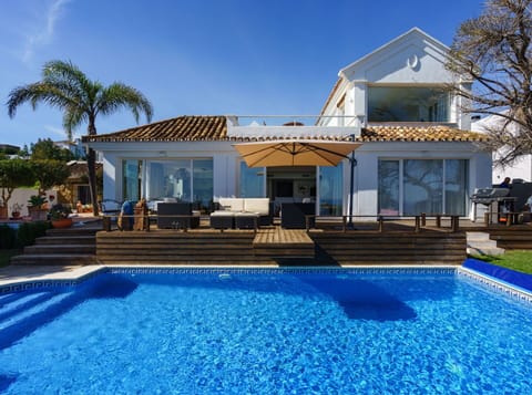 Swimming Pool, Resort, Leisure, Outdoor Furniture, Umbrella, Eco Hotel, Villa, Estate, Chair, Vacation