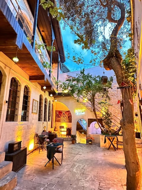 Room, Courtyard View | Terrace/patio