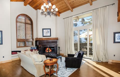 Main Living Room w/ Fireplace