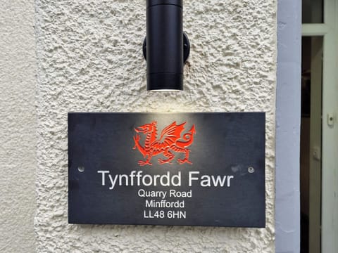 Exterior | Tynffordd Fawr, Penrhyndeudraeth