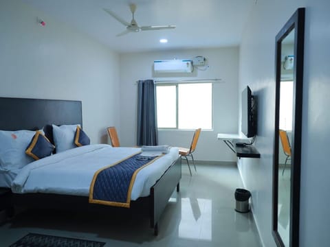 Luxury Double Room, City View | Free WiFi