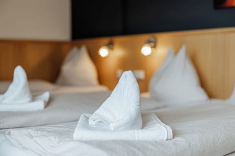 Classic Triple Room, 1 Bedroom, Non Smoking, Balcony | Desk, laptop workspace, cribs/infant beds, free WiFi