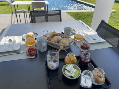 Free daily full breakfast