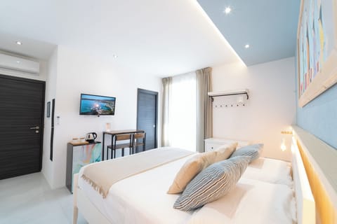 Double Room | Minibar, individually decorated, soundproofing, free WiFi
