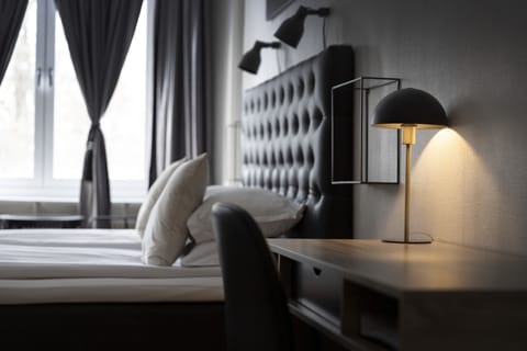 Double Room | Premium bedding, iron/ironing board, free cribs/infant beds, free WiFi