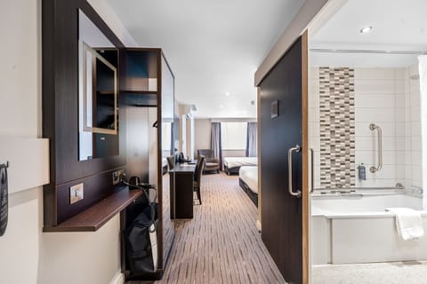 Premier Double or Twin Room, Accessible, Ensuite | Desk, iron/ironing board, free WiFi