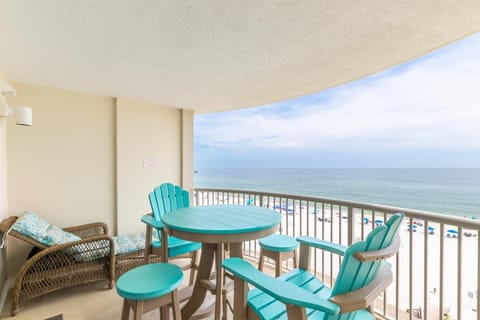 Royal Palms 604