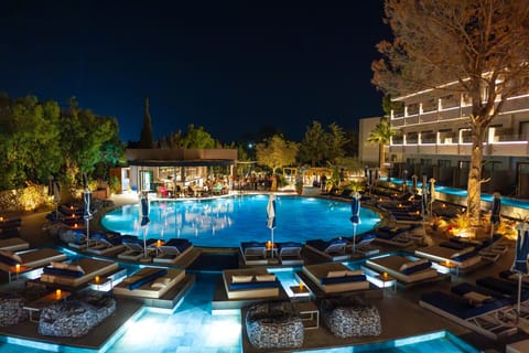 Outdoor pool, open 8:00 AM to 7:00 PM, pool umbrellas, sun loungers
