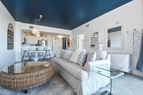 The Palms of Destin 21004 - Living Area