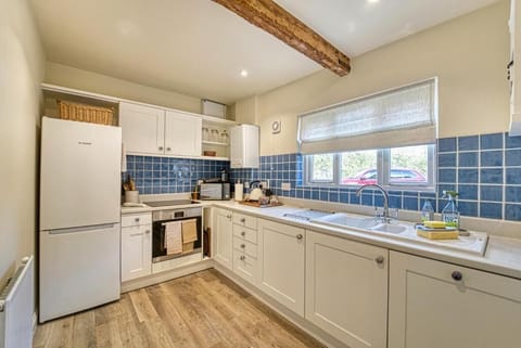 Gleanings, Bredon's Norton - Host & Stay