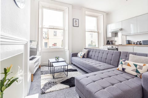 Montpelier Villas, Cheltenham - Host & Stay