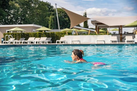 House | Pool