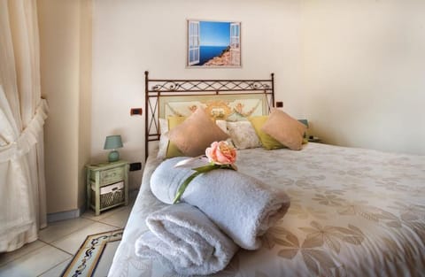 Classic Double Room, Balcony, Sea View | Free WiFi