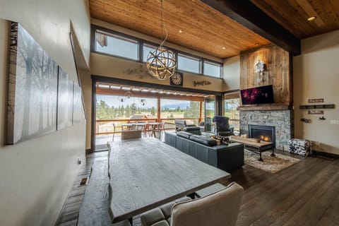 House, Multiple Beds, Hot Tub, Mountain View (Treehouse at Wilderness) | Living area | 55-inch flat-screen TV with digital channels, fireplace